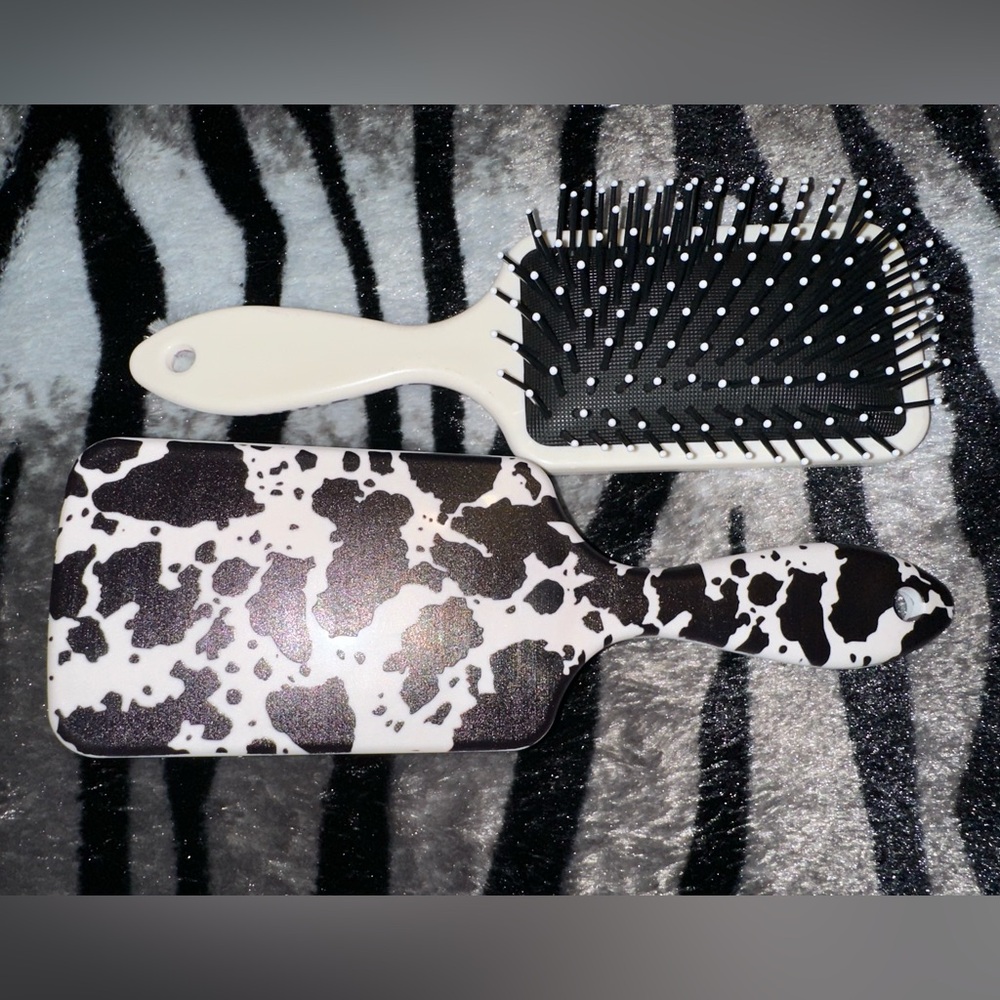 🆕 cow print hair brush